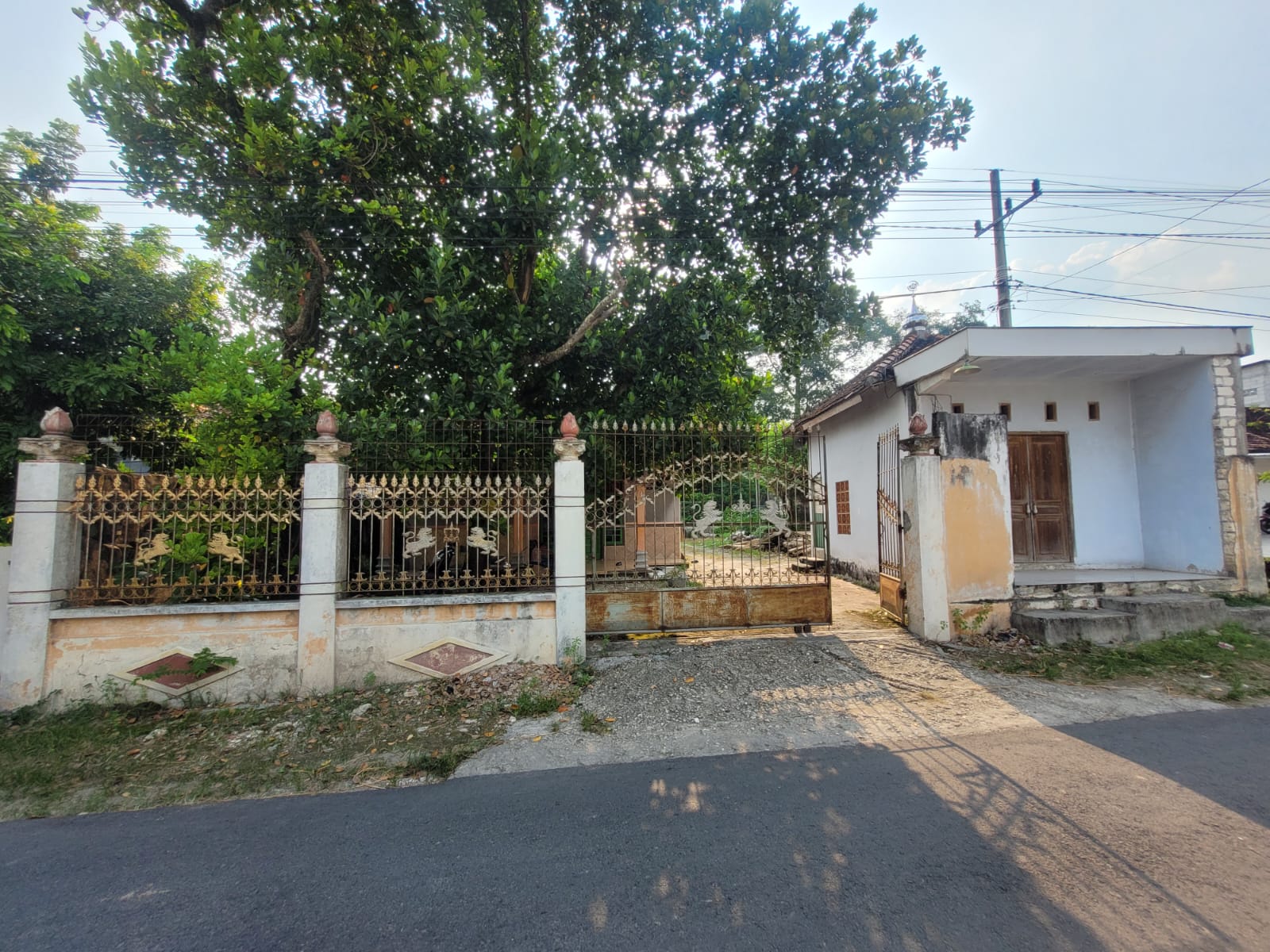 AGUNAN LELANG RUMAH TINGGAL