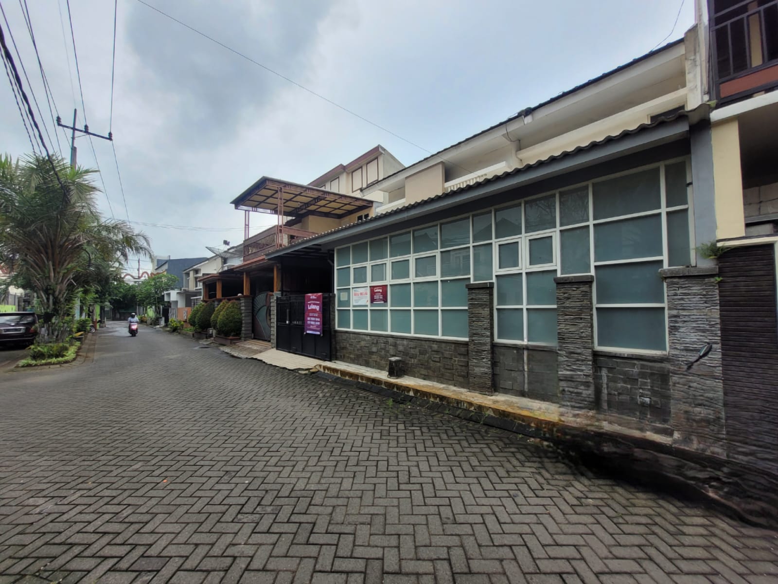 AGUNAN LELANG RUMAH TINGGAL