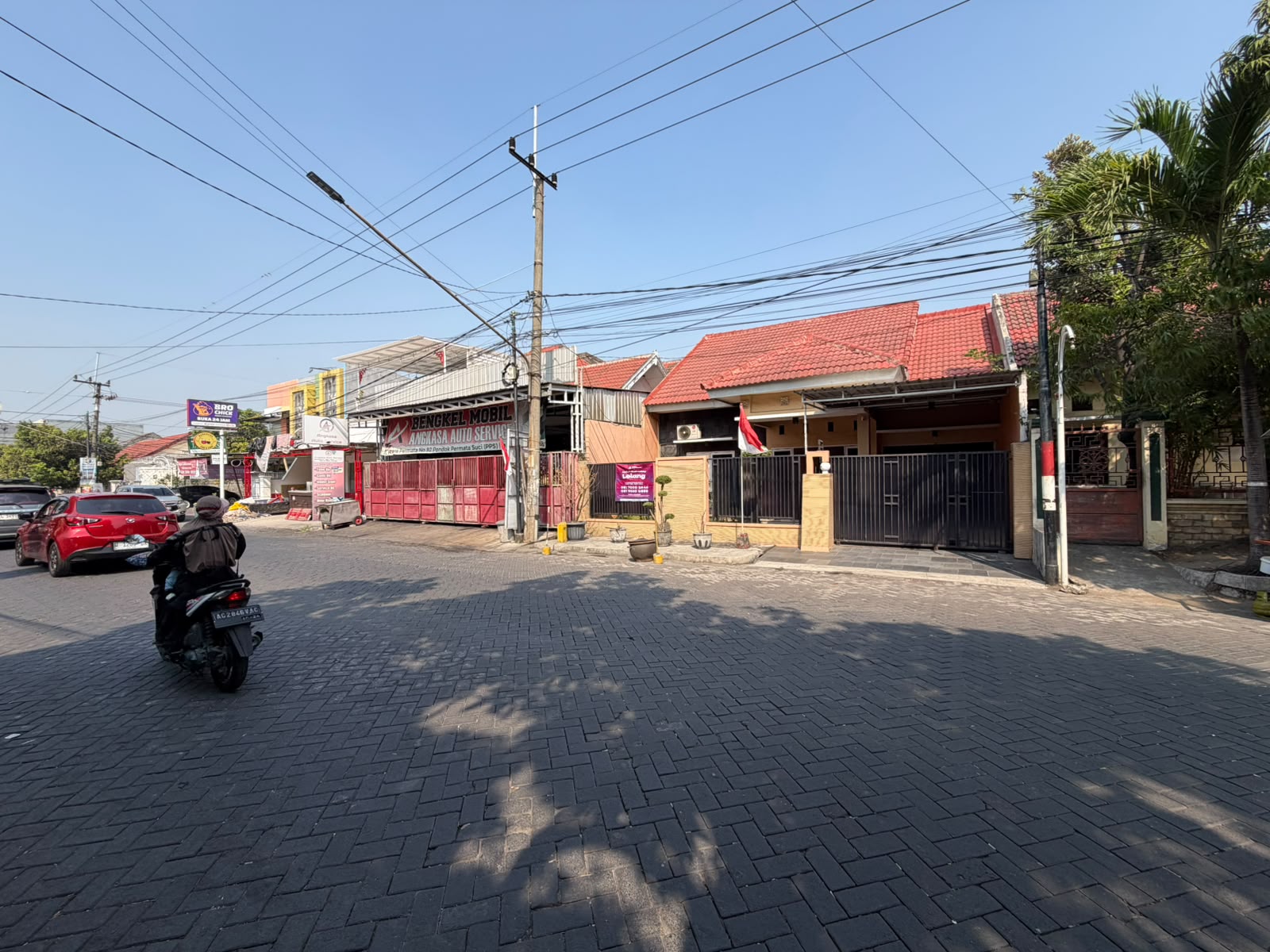 AGUNAN LELANG RUMAH TINGGAL NYAMAN