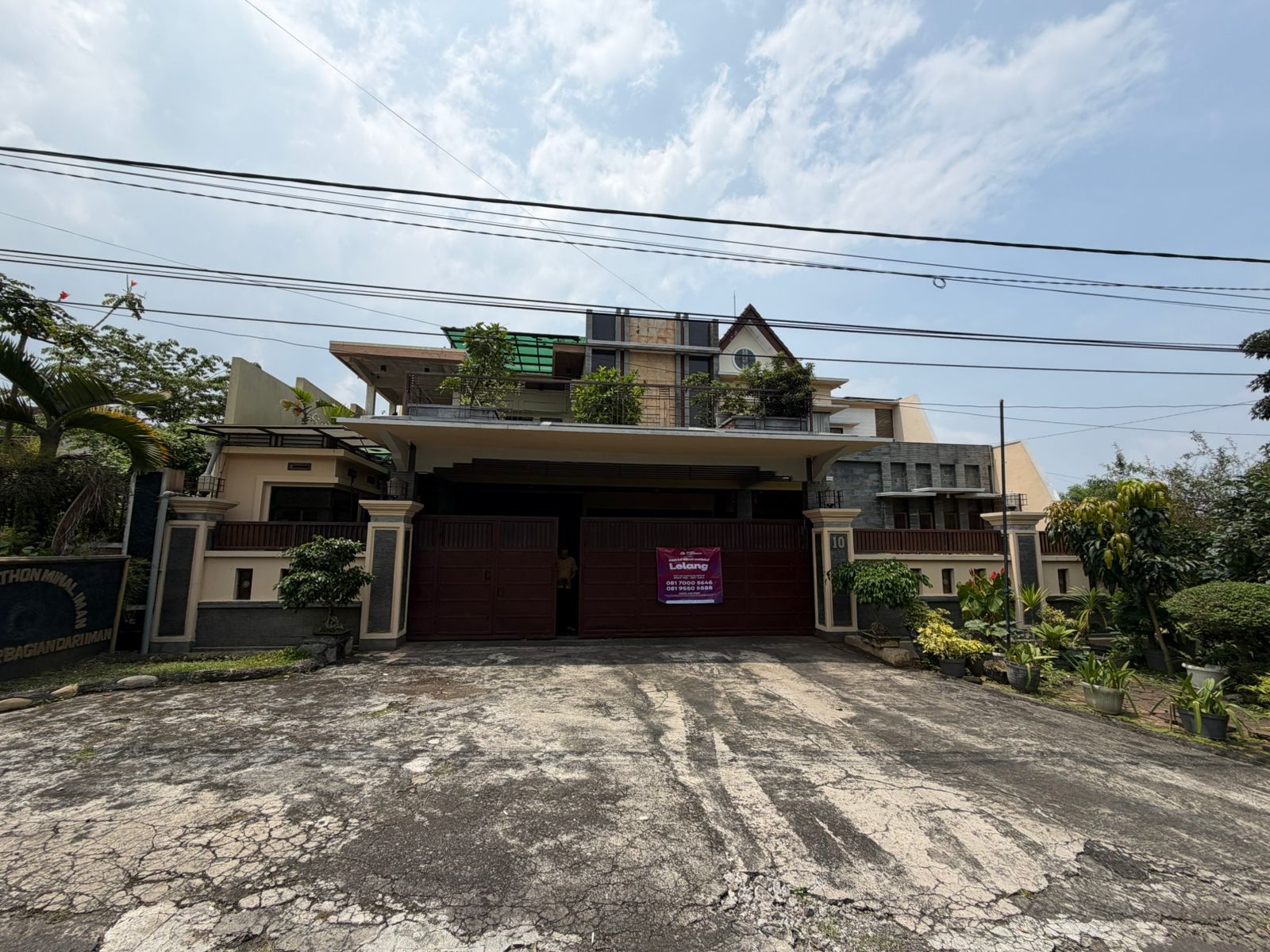 AGUNAN LELANG RUMAH TINGGAL