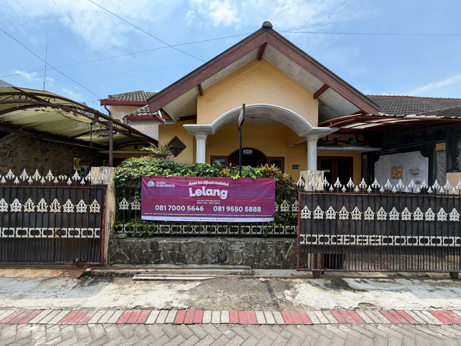 AGUNAN LELANG RUMAH TINGGAL