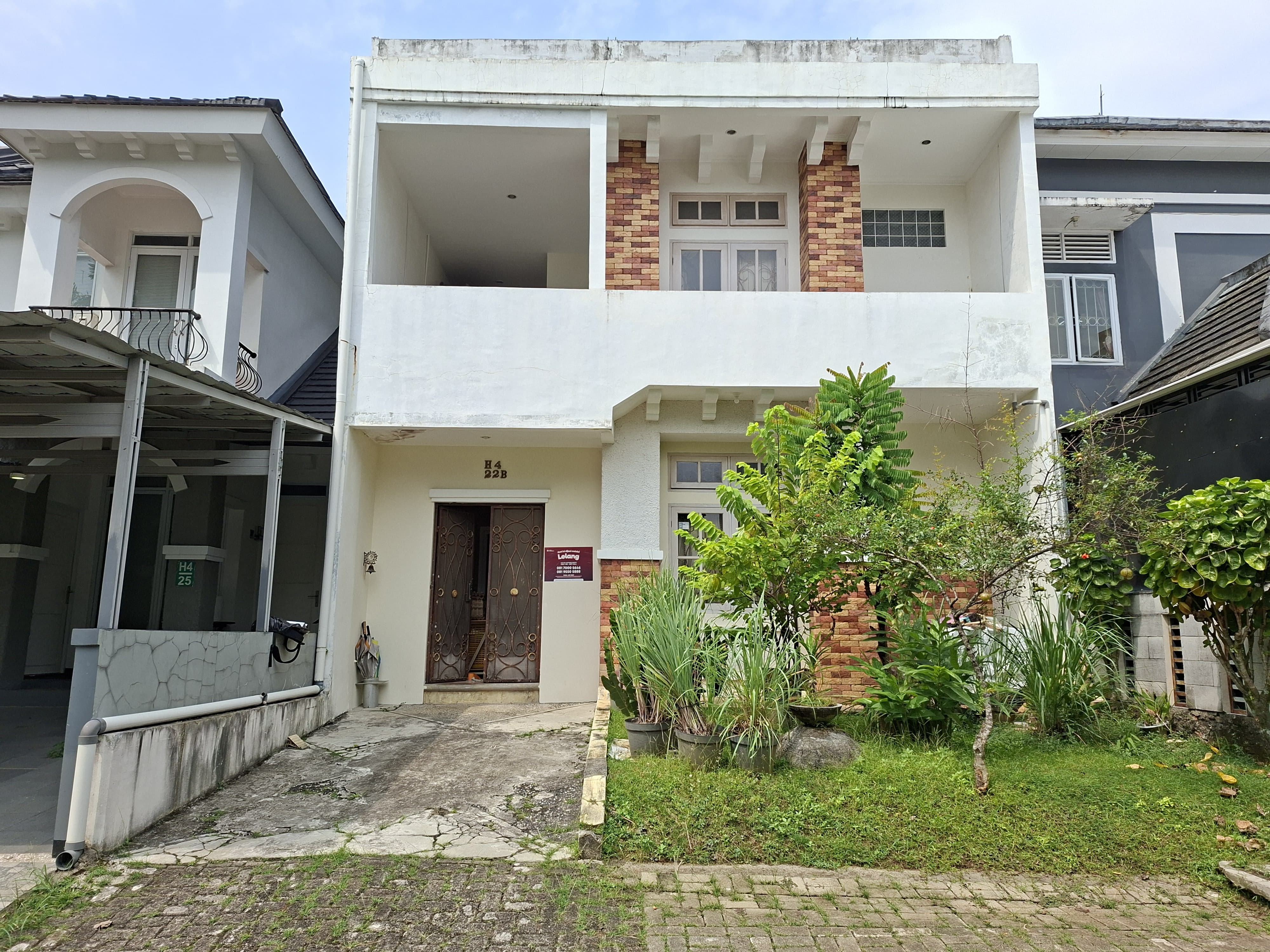 AGUNAN LELANG RUMAH TINGGAL