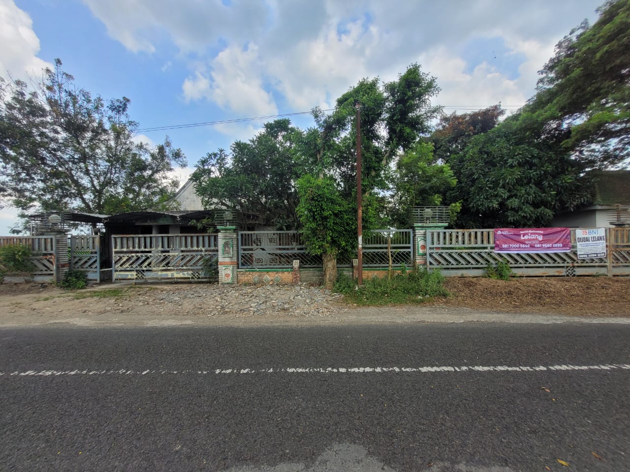 AGUNAN LELANG RUMAH TINGGAL