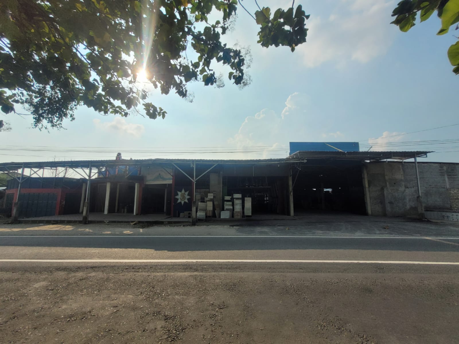 AGUNAN LELANG TOKO DAN RUMAH TINGGAL