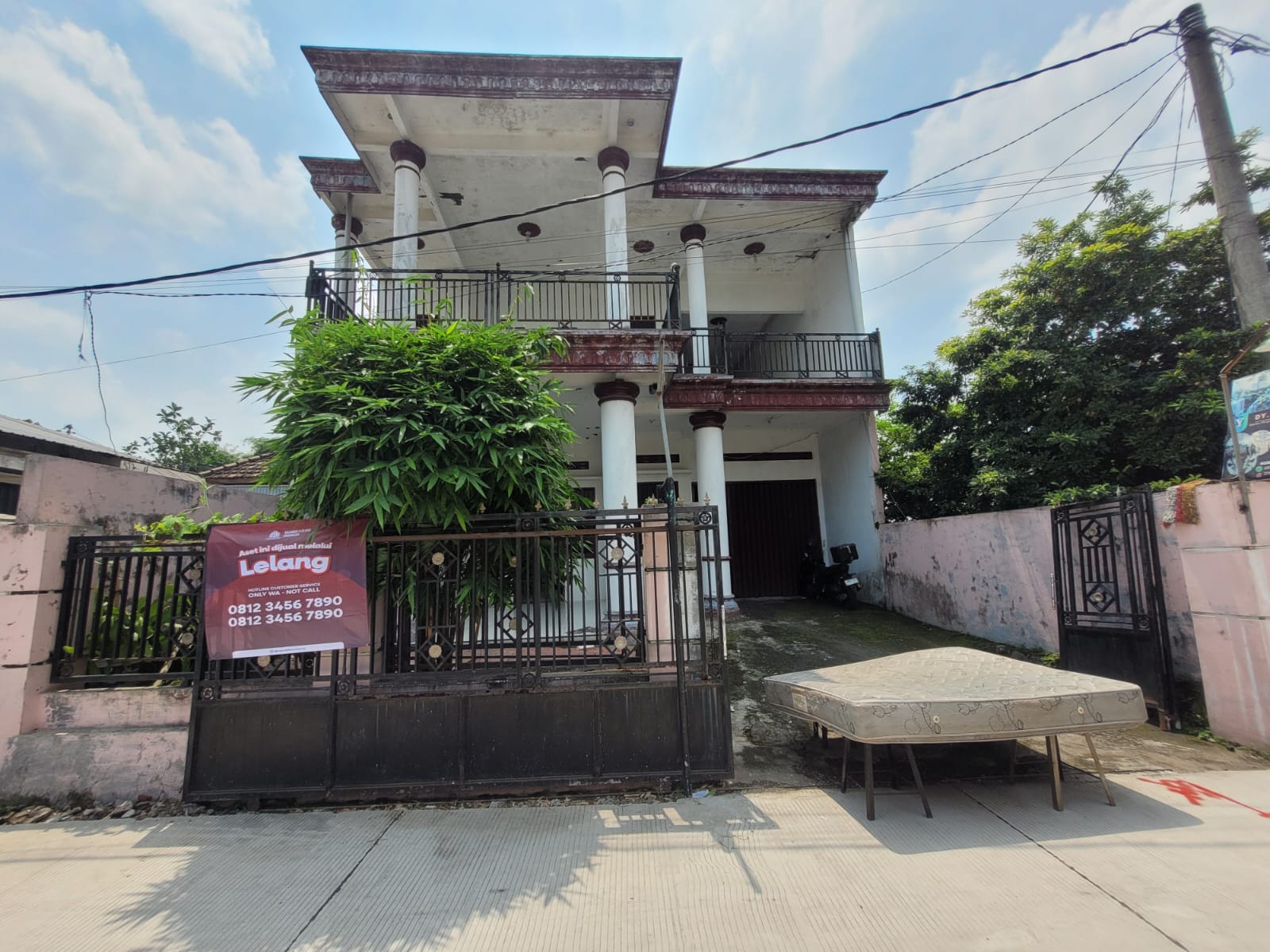 AGUNAN LELANG RUMAH TINGGAL